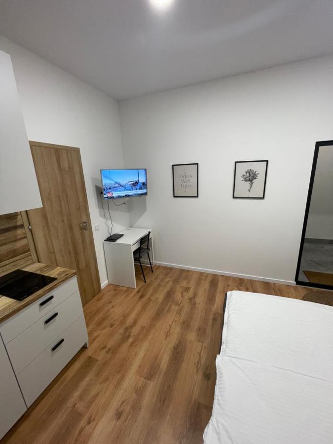 Airport Apartment 29 Self Check-In Free Parking ヴィリニュス エクステリア 写真